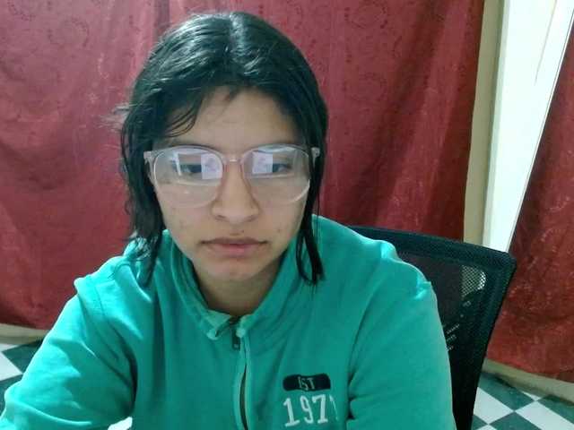 saralo live cam on BongaCams