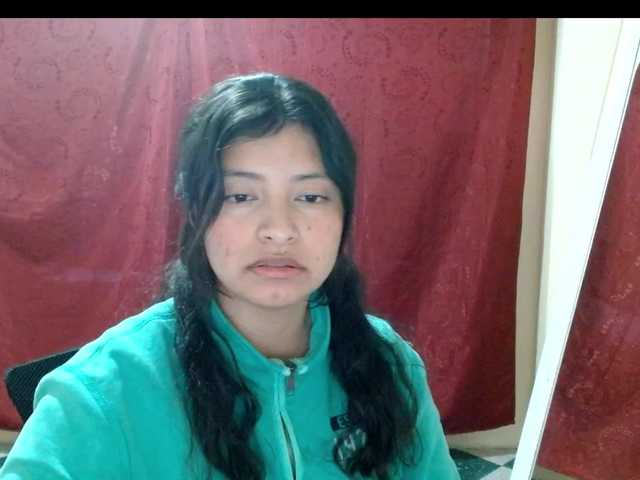 saralo live cam on BongaCams