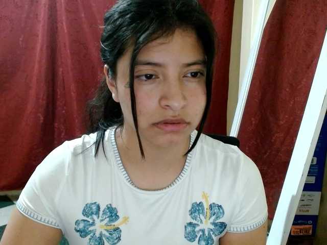 saralo live cam on BongaCams