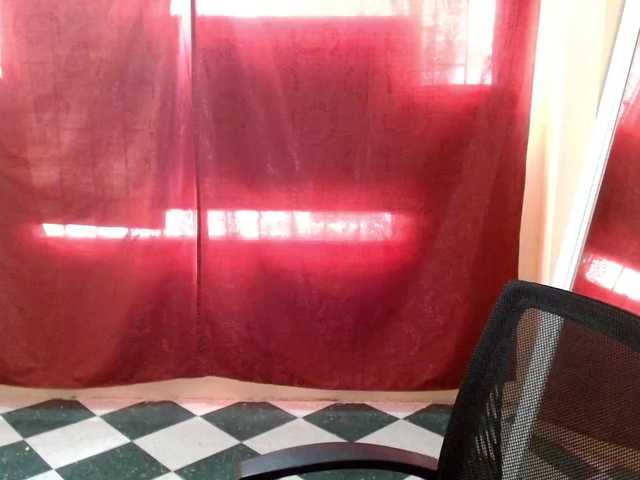 saralo live cam on BongaCams