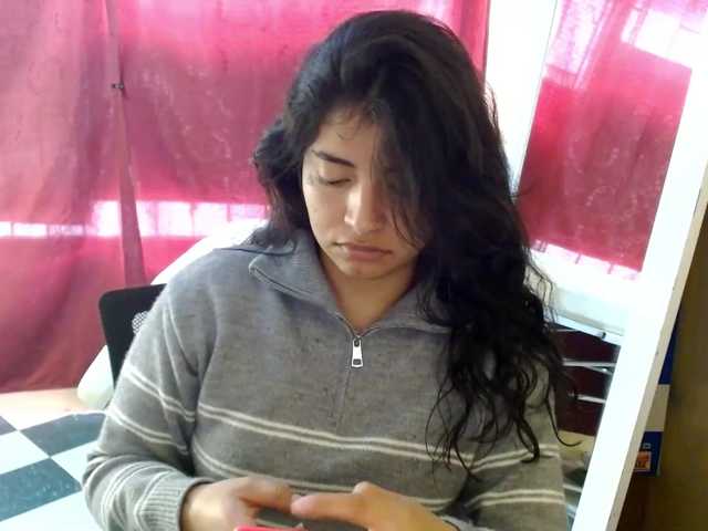 saralo live cam preview