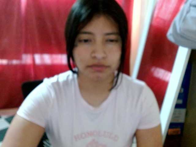 saralo live cam on BongaCams