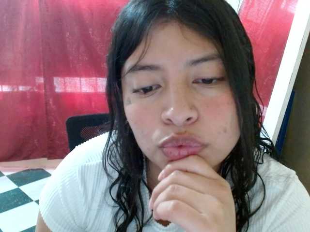 saralo live cam on BongaCams