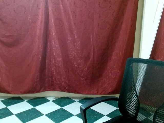 saralo live cam on BongaCams