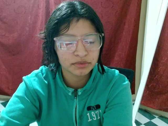saralo live cam on UnifiedCams