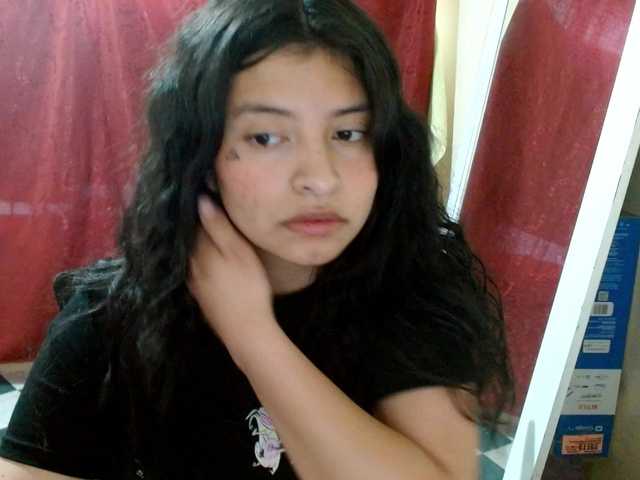 saralo live cam on BongaCams