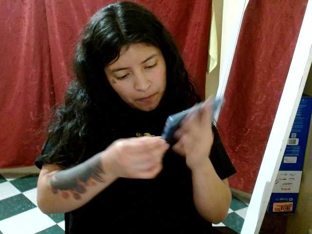 saralo live cam on BongaCams