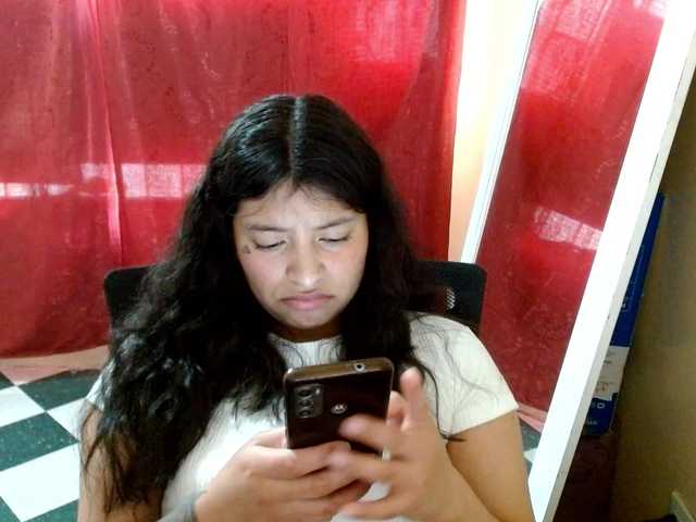 saralo live cam on BongaCams
