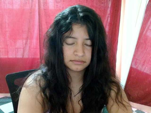 saralo live cam on BongaCams
