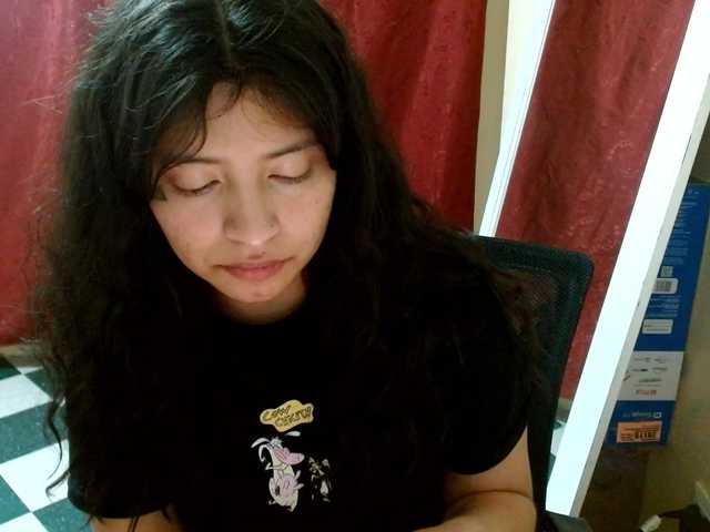 saralo live cam on BongaCams