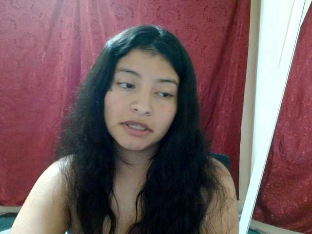 saralo live cam on BongaCams