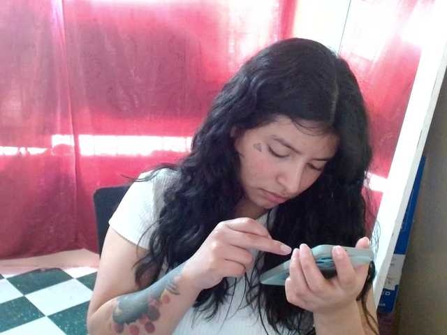 saralo live cam on BongaCams