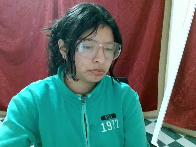 saralo live cam on UnifiedCams