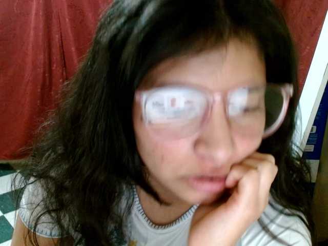saralo live cam on BongaCams