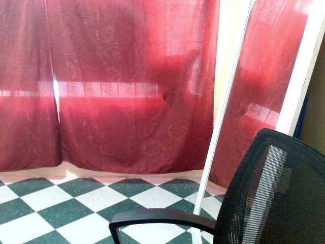 saralo live cam on BongaCams