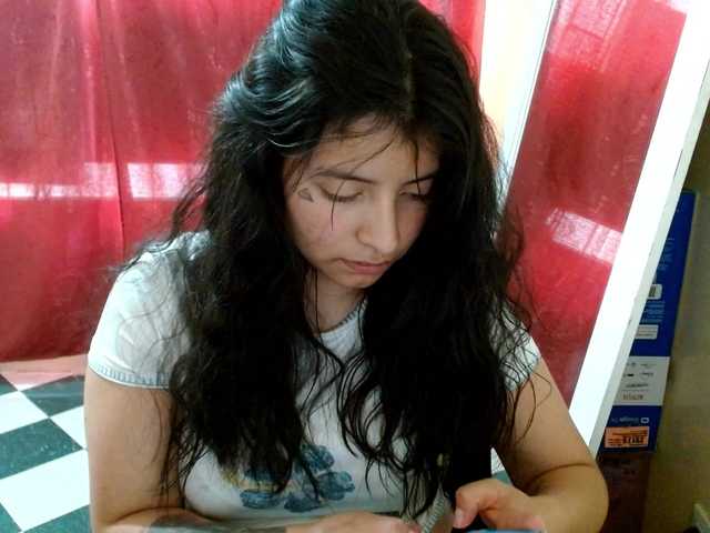 saralo live cam on BongaCams