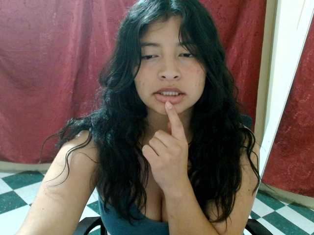 saralo live cam on BongaCams
