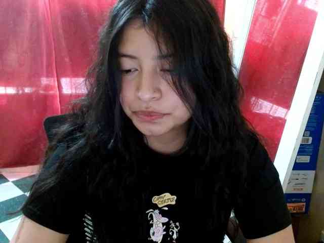 saralo Live Webcam on BongaCams