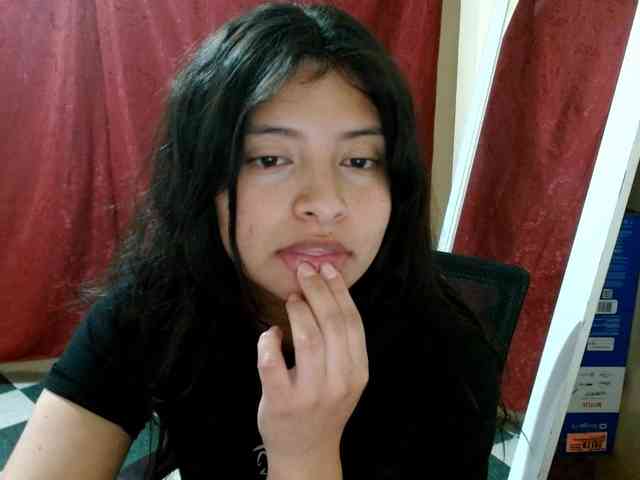 saralo Live Webcam on BongaCams