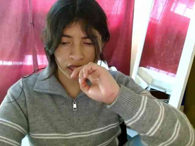 saralo Live Webcam on BongaCams