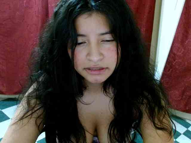 saralo Live Webcam on BongaCams