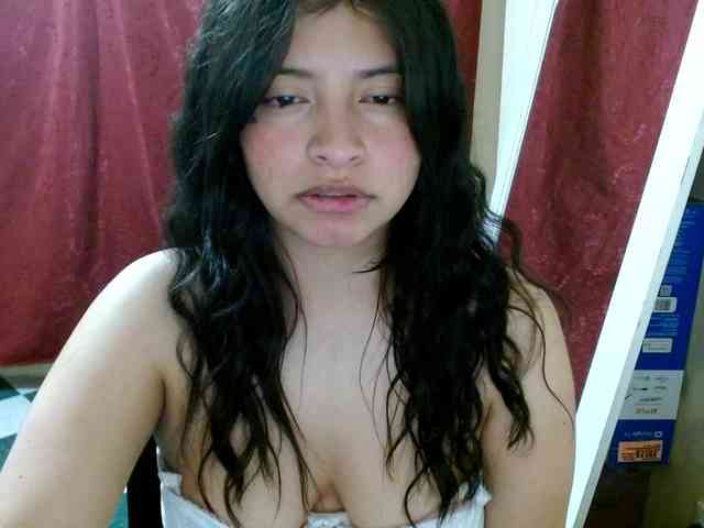 saralo Live Webcam on BongaCams