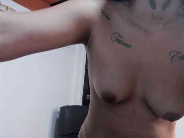 Rhianaandaxel webcam