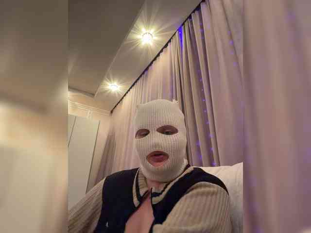ChaseMePlease webcam