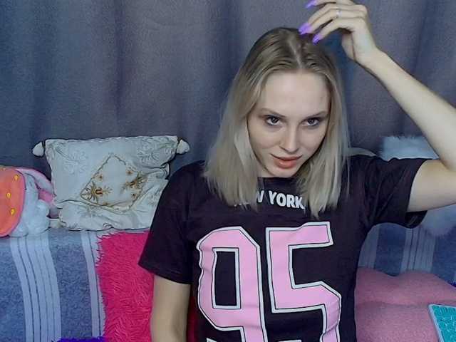 GinaGinaLove, en directo ahora en BongaCams