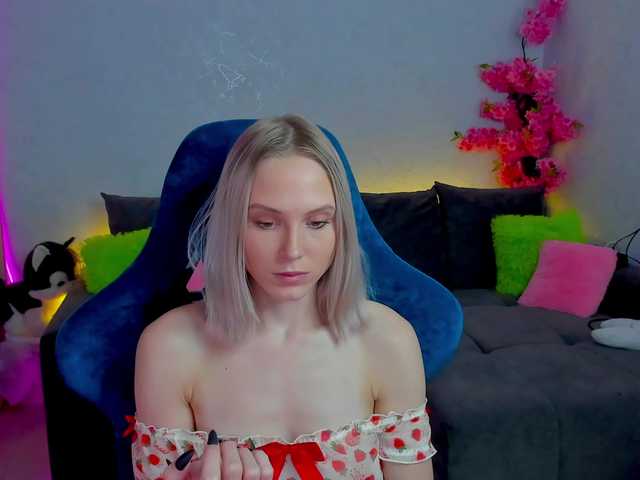 GinaGinaLove live cam preview