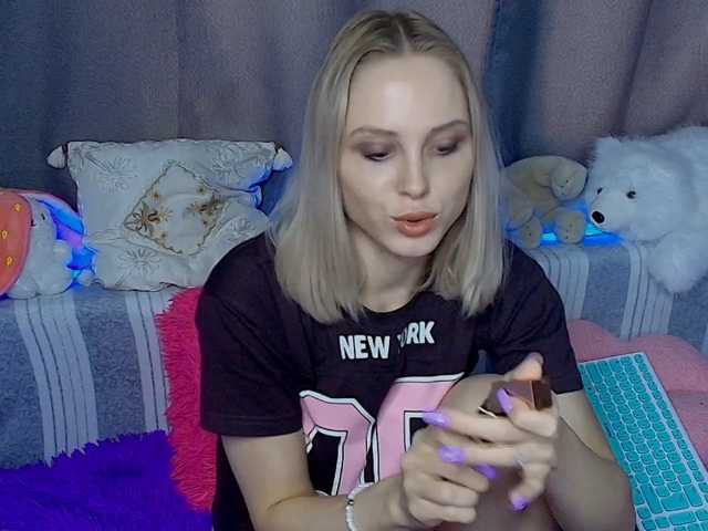 GinaGinaLove, en directo ahora en BongaCams