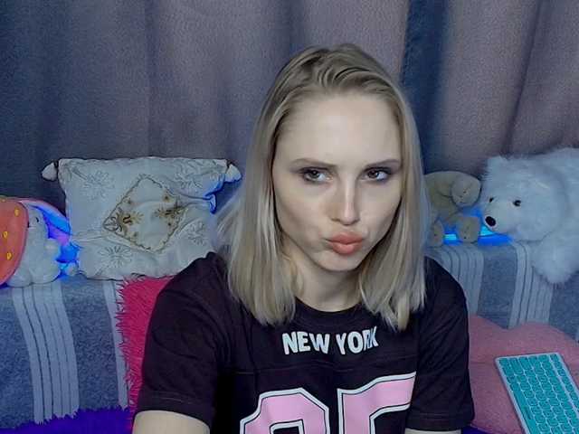 GinaGinaLove, live now on BongaCams