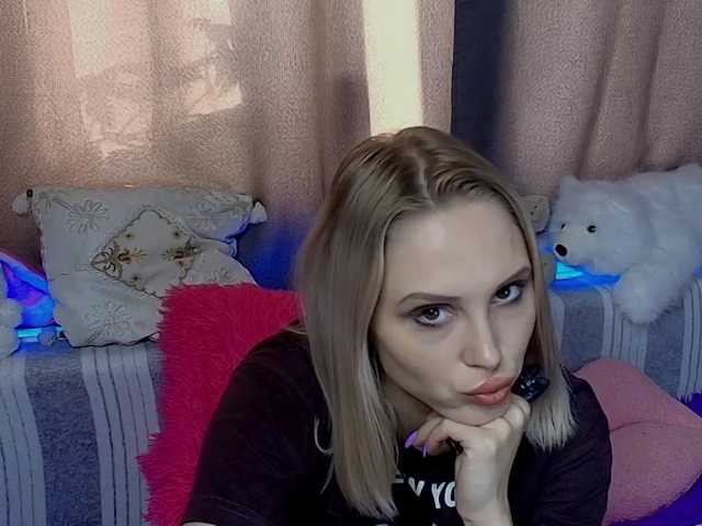 GinaGinaLove, en directo ahora en BongaCams