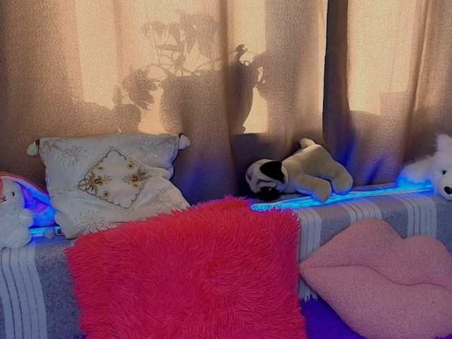 GinaGinaLove, en directo ahora en BongaCams