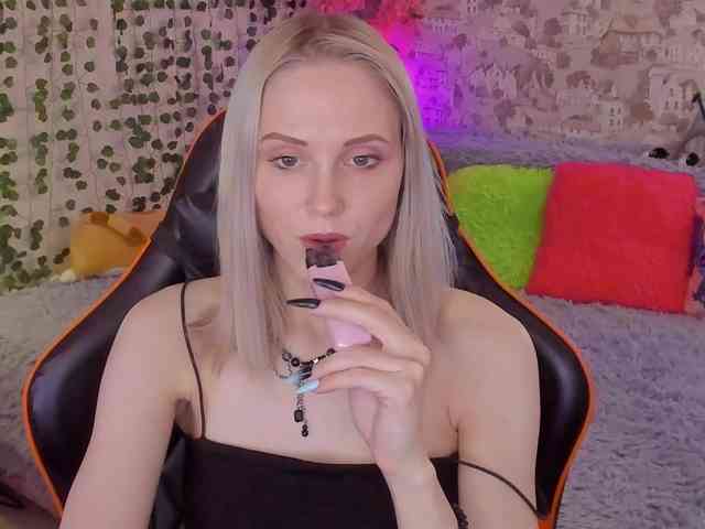 GinaGinaLove webcam
