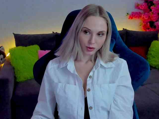 GinaGinaLove webcam