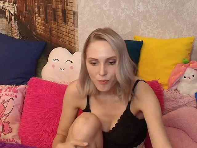 GinaGinaLove webcam