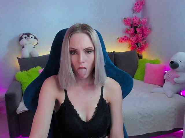 GinaGinaLove webcam