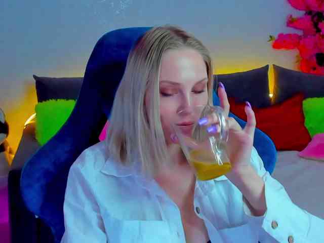 GinaGinaLove webcam