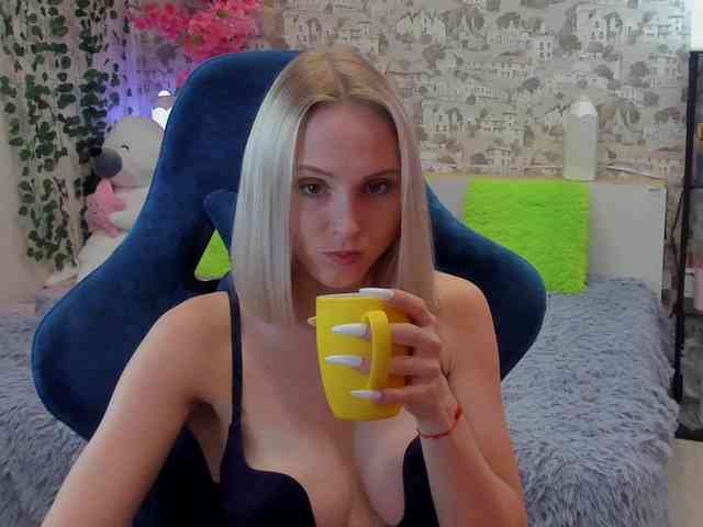 ginaginalove's live room