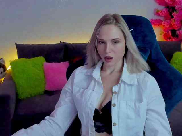 GinaGinaLove webcam