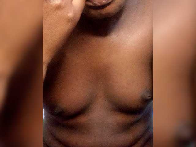 Innocent-Slut's BongaCams show and profile