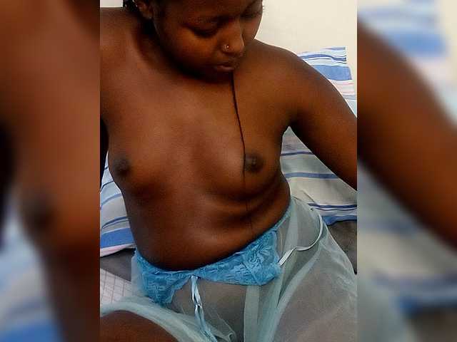 Innocent-Slut's BongaCams show and profile