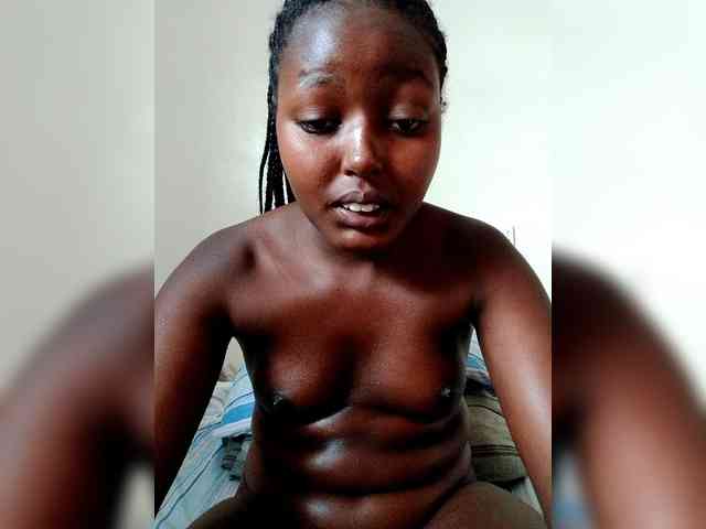 Innocent-Slut webcam