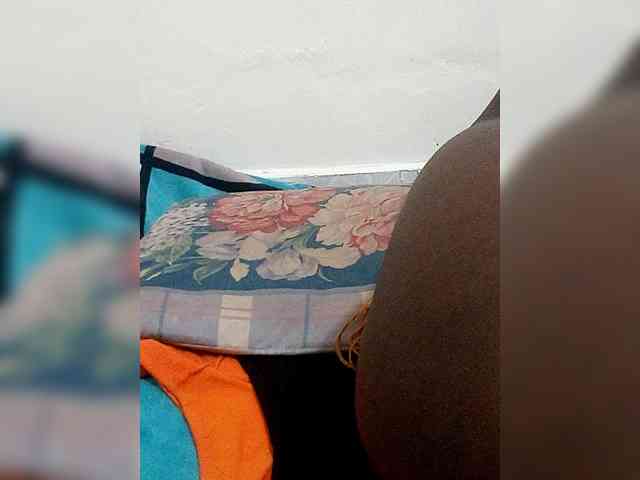 Innocent-Slut webcam