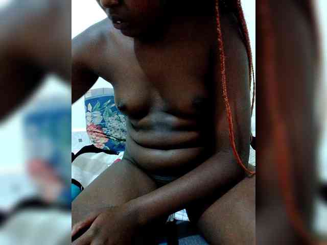 Innocent-Slut webcam