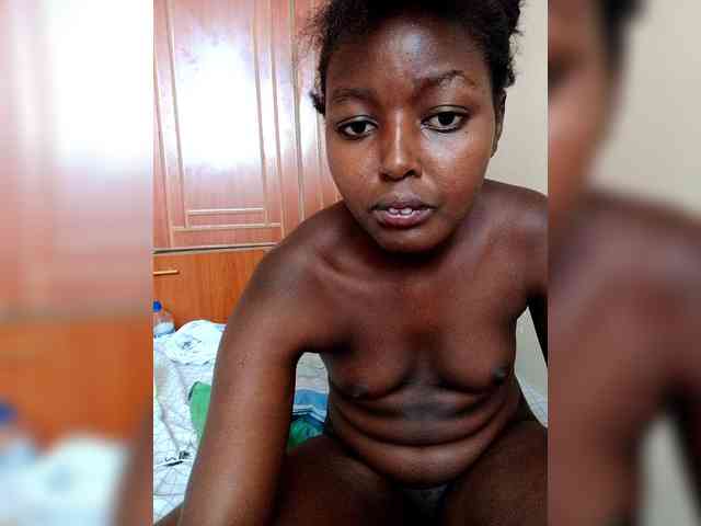 Innocent-Slut webcam