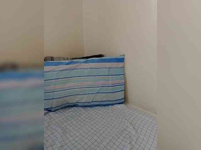 Innocent-Slut webcam