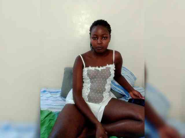 Innocent-Slut webcam