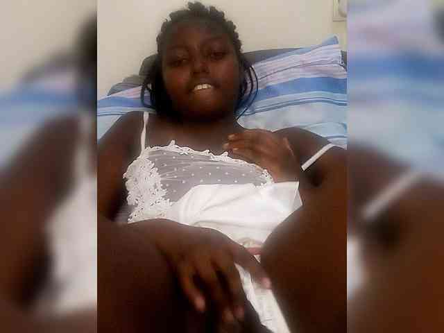 Innocent-Slut webcam